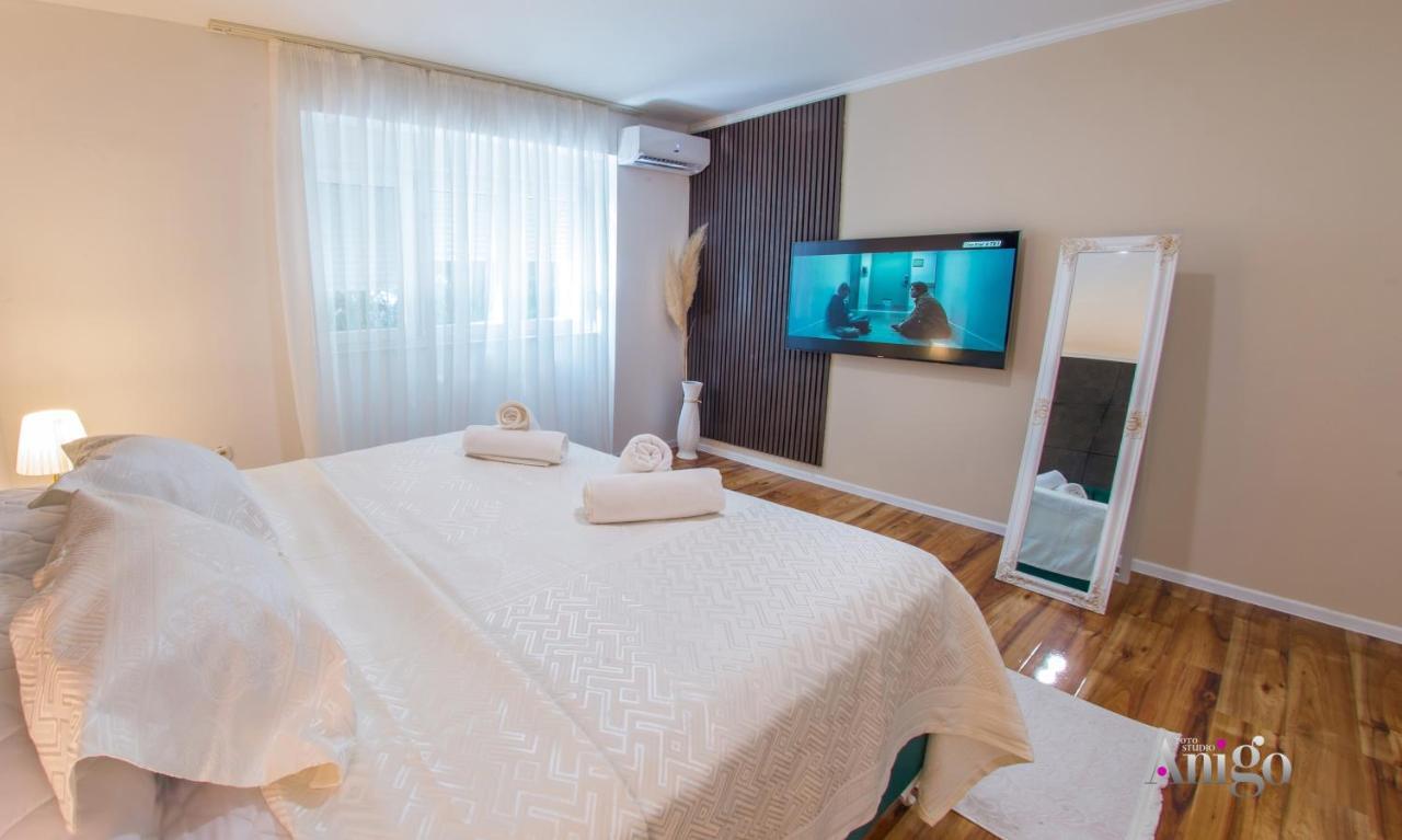 Luxury Apartment Black And Gold Mostar Ngoại thất bức ảnh