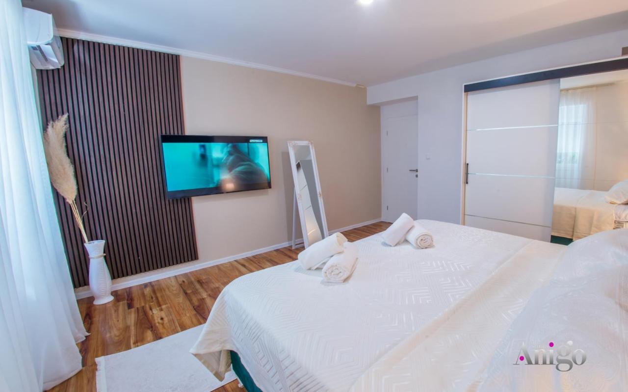 Luxury Apartment Black And Gold Mostar Ngoại thất bức ảnh